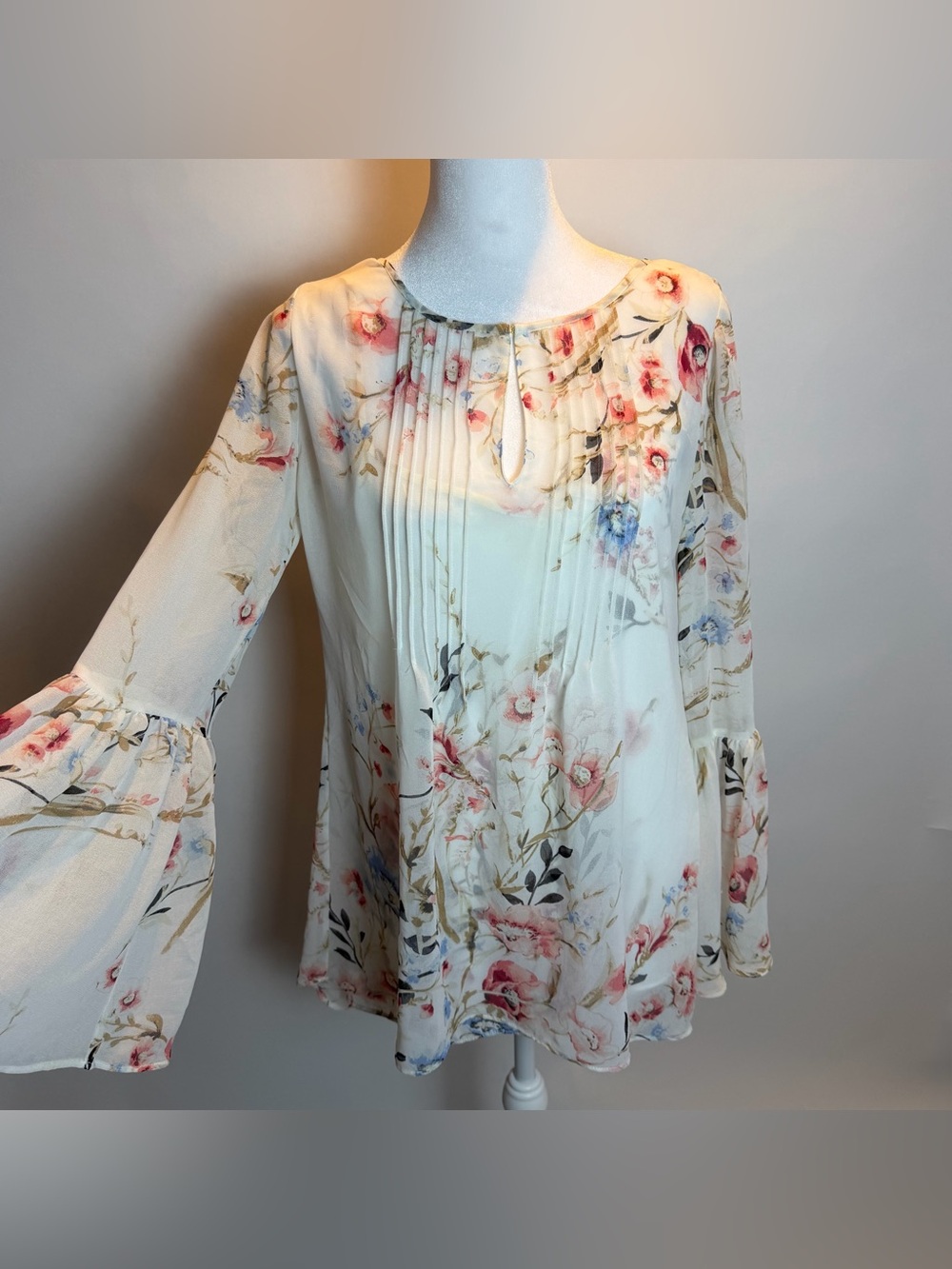 White House Black Market Cream Floral Pintuck Blouse